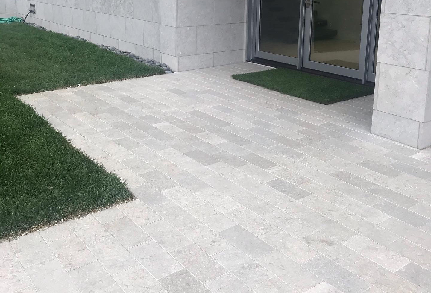 CREMA OLIVA® DRIVEWAY PAVERS application photo 0